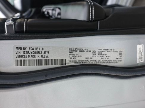 Used 2024 Jeep Grand Cherokee Overland w/ Luxury Tech Group IV image 32