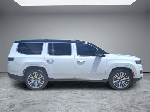 Used 2023 Jeep Grand Wagoneer Series III AWD/4WD image 8