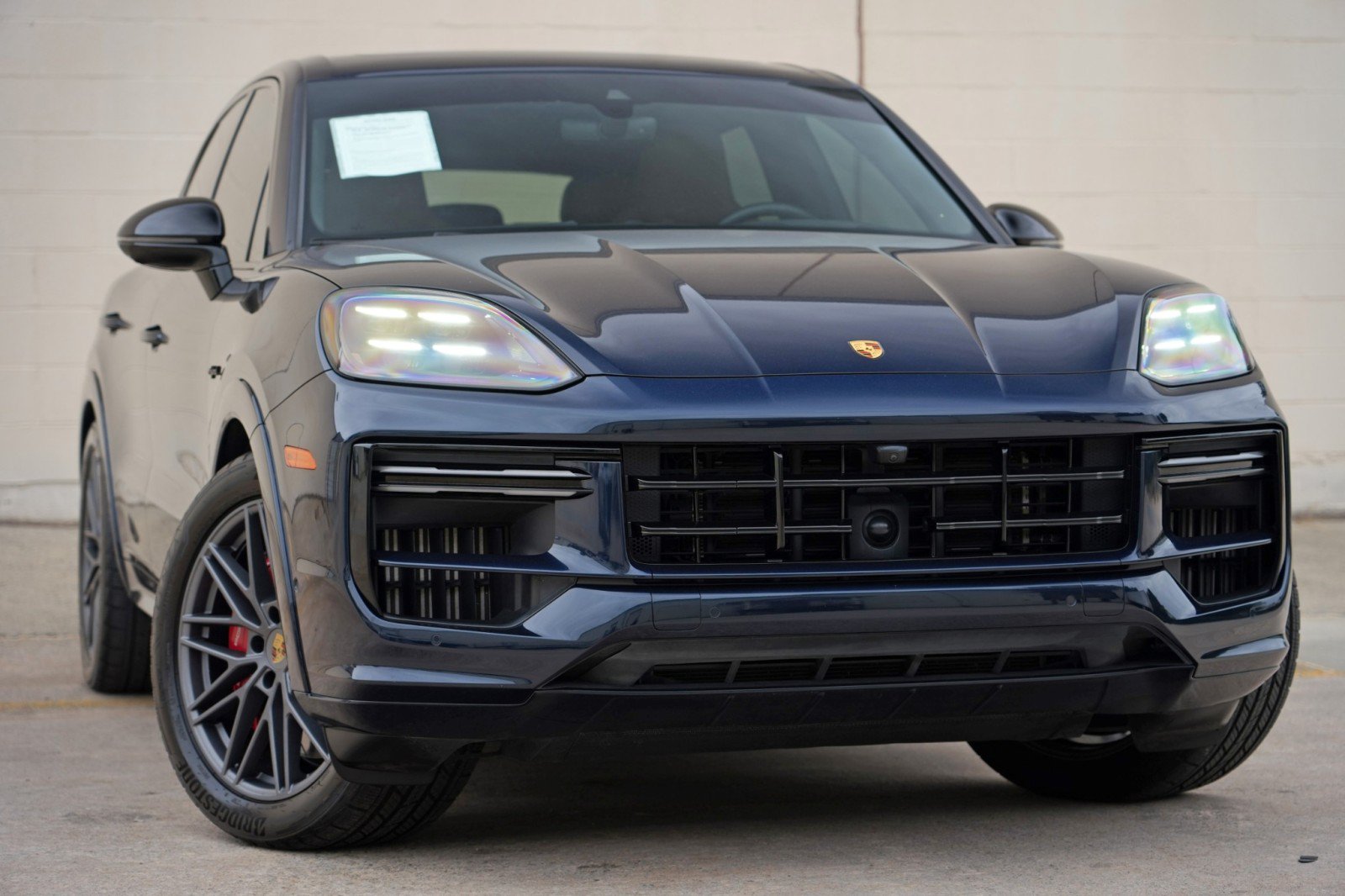 Used 2024 Porsche Cayenne Turbo AWD/4WD image 4