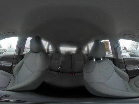 Used 2025 Toyota RAV4 XLE image 42