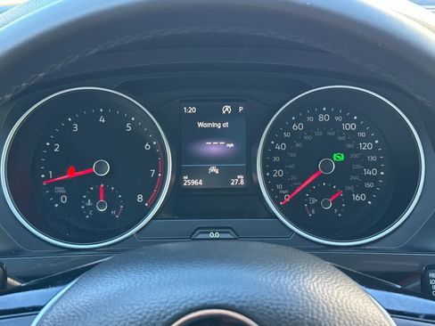 Used 2020 Volkswagen Tiguan SE w/ Panoramic Sunroof Package image 25