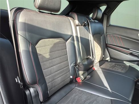 Used 2024 Ford Edge ST-Line image 39