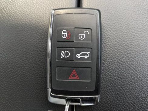 Used 2022 Land Rover Range Rover Evoque R-Dynamic SE AWD/4WD image 31