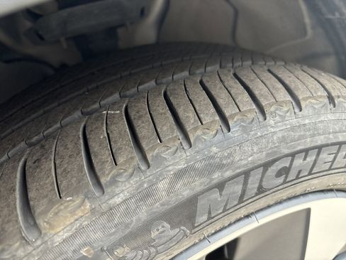 Used 2025 Volvo XC40 B5 Plus image 12