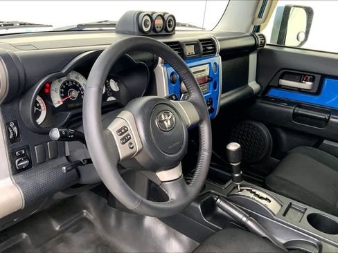 Used 2007 Toyota FJ Cruiser 2WD image 2