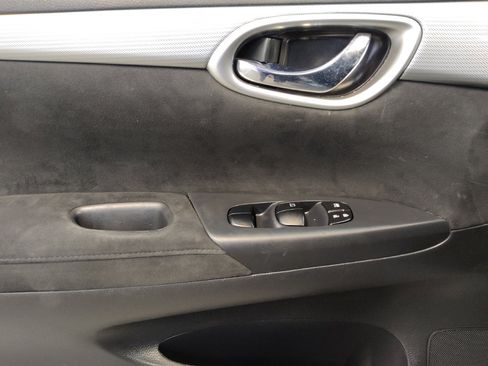 Used 2015 Nissan Sentra SR image 27