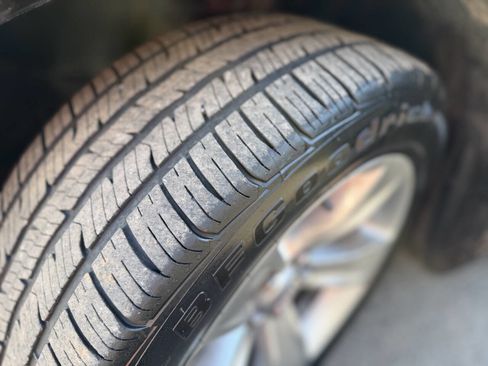 Used 2017 Dodge Challenger SXT image 10