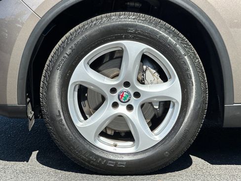 Used 2019 Alfa Romeo Stelvio Base image 32