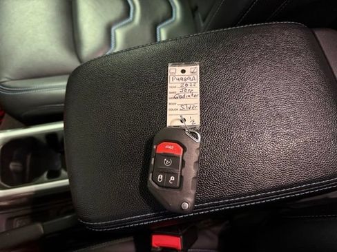 Used 2022 Jeep Gladiator Sport AWD/4WD image 22