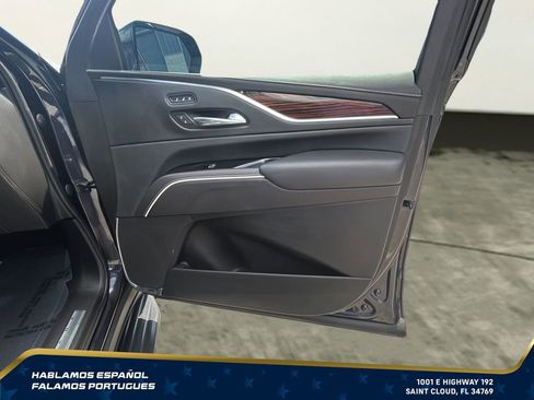 Used 2022 Cadillac Escalade ESV Premium Luxury AWD/4WD image 32