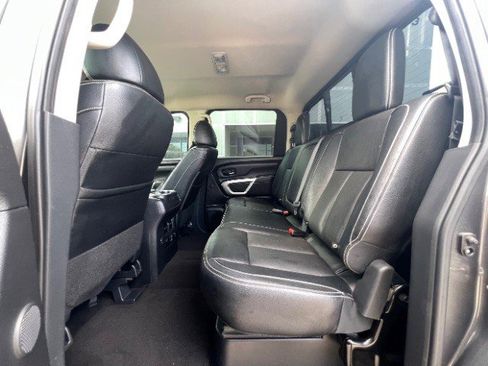 Used 2019 Nissan Titan PRO-4X w/ Pro-4x Convenience Package image 30