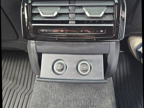 Used 2021 Audi A8 L 3.0T image 18