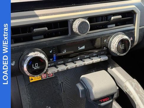Used 2024 Toyota Tacoma TRD Sport AWD/4WD image 29