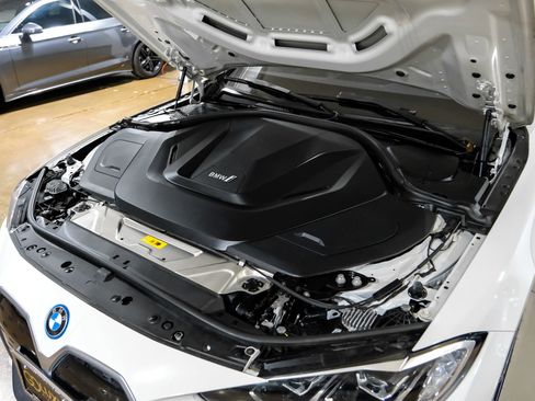 Used 2023 BMW i4 eDrive35 w/ Premium Package image 53