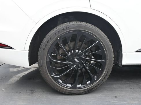 Used 2025 Lincoln Aviator Reserve w/ Luxury Package AWD/4WD image 13