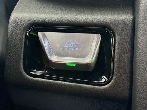 Used 2025 GMC Yukon Elevation AWD/4WD image 11