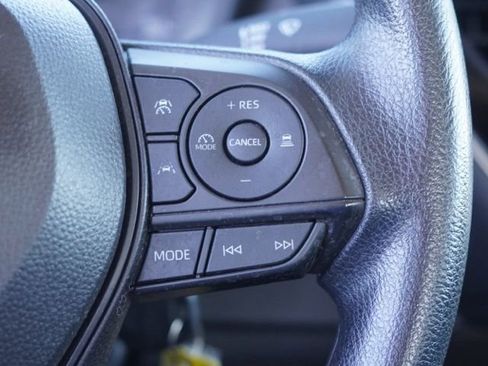 Used 2025 Toyota Corolla LE image 19