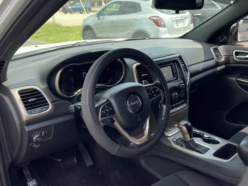 Used 2016 Jeep Grand Cherokee Laredo image 10