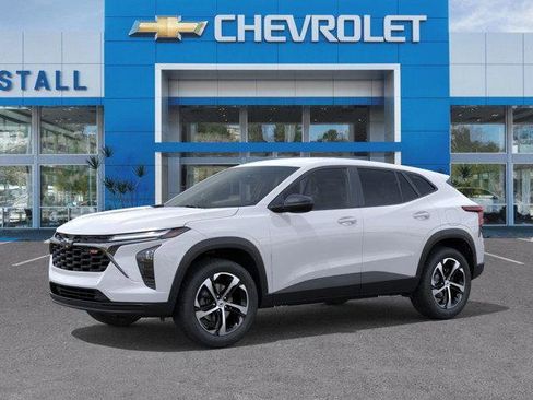 Used 2026 Chevrolet Trax RS w/ Driver Confidence Package FWD image 2