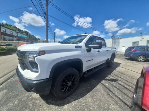 Used 2026 Chevrolet Silverado 2500 LT w/ Trail Boss Package AWD/4WD image 4