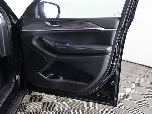 Used 2023 Jeep Grand Cherokee L Limited image 27