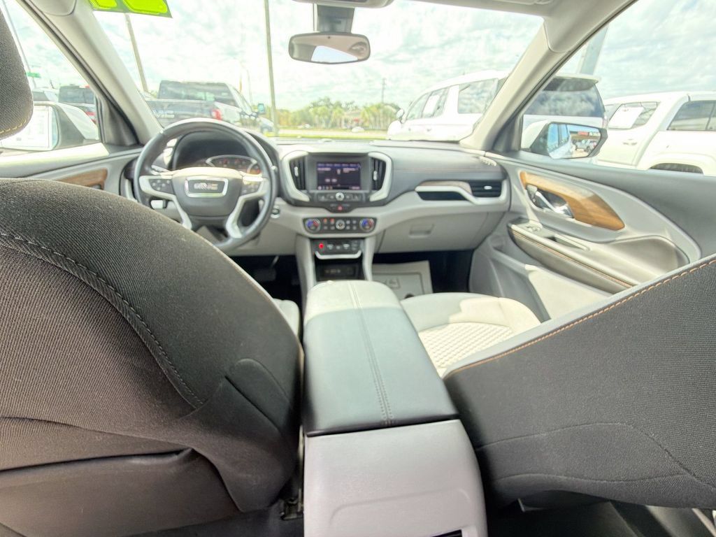 Certified 2021 GMC Terrain SLE w/ Driver Convenience Package FWD image 11