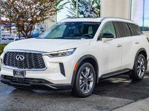 Certified 2025 INFINITI QX60 Luxe image 3