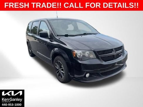 Used 2018 Dodge Grand Caravan SE FWD image 1