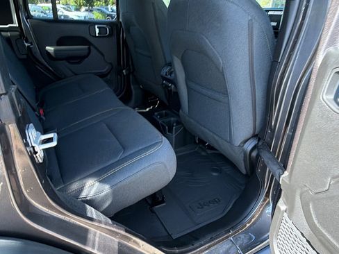Used 2025 Jeep Wrangler Unlimited Sport AWD/4WD image 21