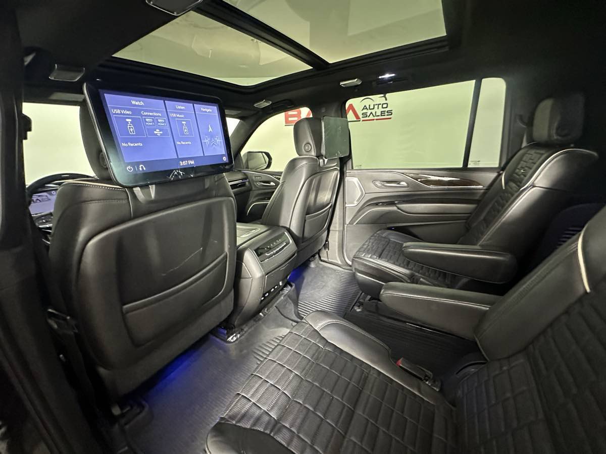 Used 2021 Cadillac Escalade ESV Sport Platinum w/ LPO, ONYX Package AWD/4WD image 28