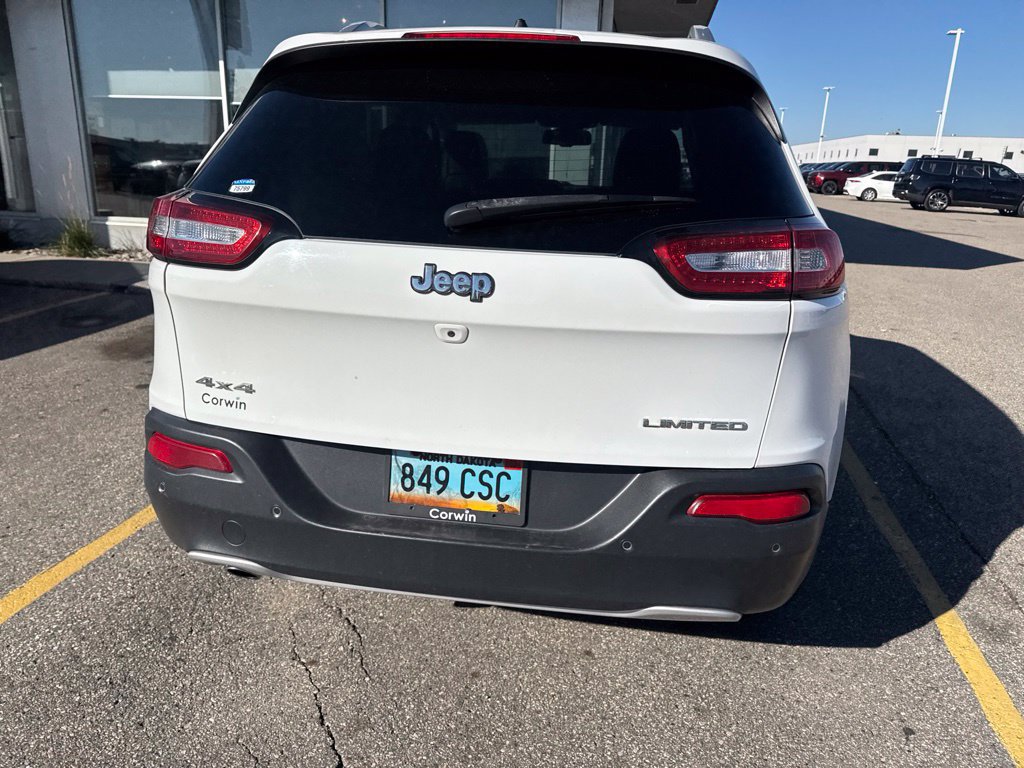 Used 2017 Jeep Cherokee Limited AWD/4WD image 4