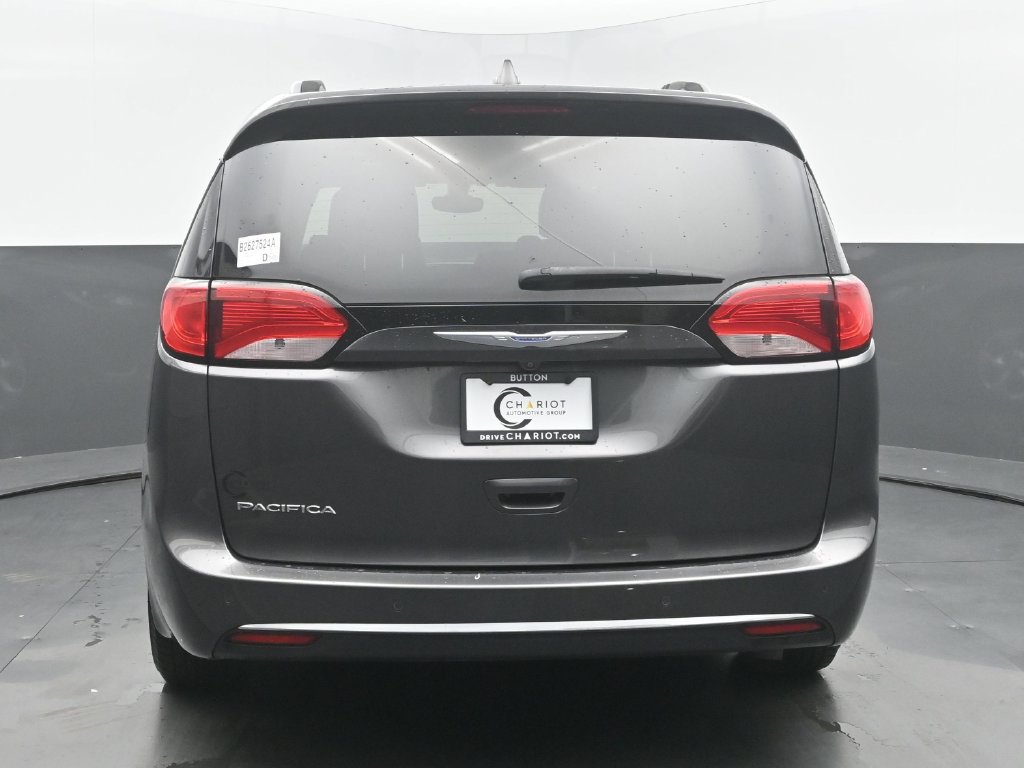 Used 2017 Chrysler Pacifica Touring-L Plus FWD image 5