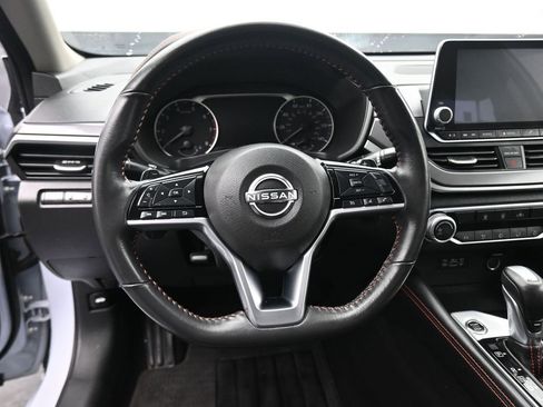 Used 2023 Nissan Altima 2.5 SR image 14