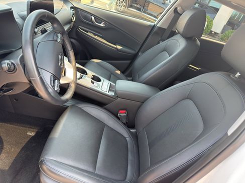 Used 2023 Hyundai Kona Limited w/ Cargo Package image 13