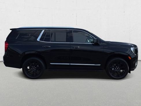 Used 2024 GMC Yukon SLT w/ SLT Premium Package AWD/4WD image 4
