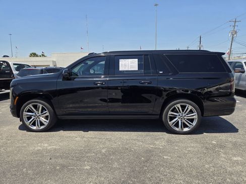 Used 2026 Cadillac Escalade ESV Sport w/ Touring Package AWD/4WD image 5