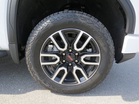 New 2026 GMC Sierra 1500 AT4 w/ AT4 Premium Package image 17