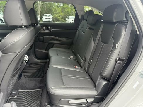 Used 2026 Kia Sorento S FWD image 7