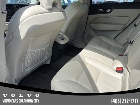 Used 2023 Volvo XC60 B5 Plus w/ Climate Package image 15