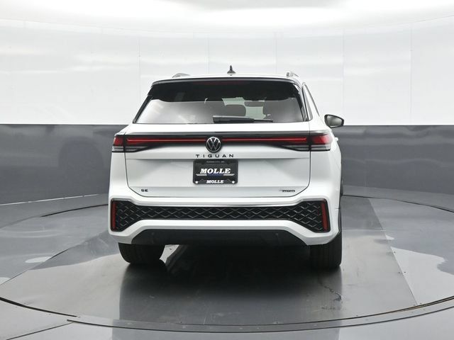 New 2026 Volkswagen Tiguan SE R-Line AWD/4WD image 6