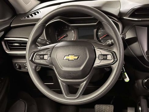 Used 2023 Chevrolet TrailBlazer LS FWD image 17