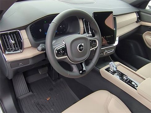 New 2026 Volvo XC90 B6 Plus image 9