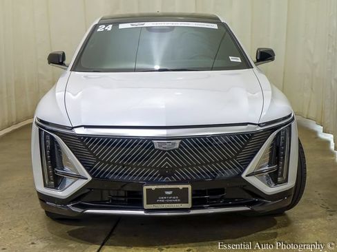 Certified 2024 Cadillac Lyriq Luxury AWD/4WD image 7