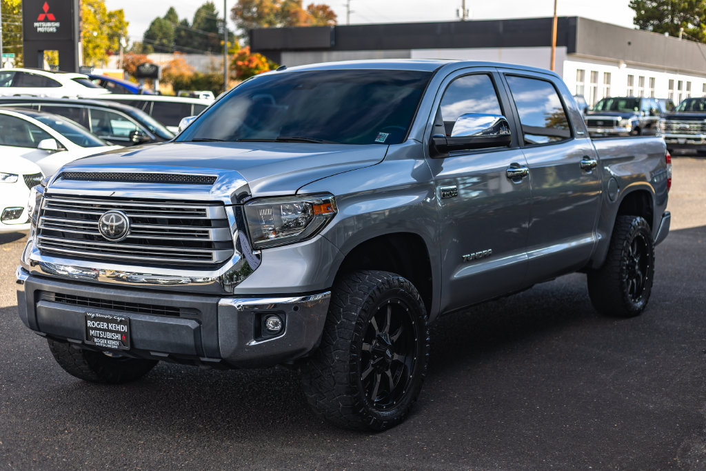 Used 2018 Toyota Tundra Limited w/ Limited Premium Package AWD/4WD image 4