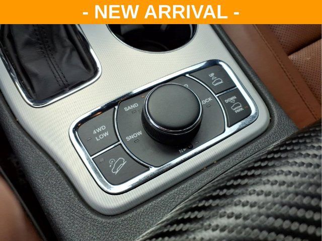 Used 2020 Jeep Grand Cherokee Summit w/ Skid Plate Group AWD/4WD image 29