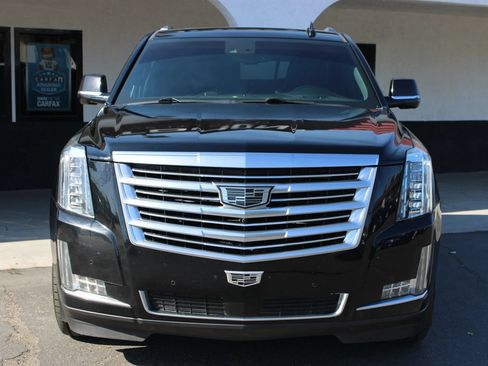 Used 2016 Cadillac Escalade Platinum AWD/4WD image 2