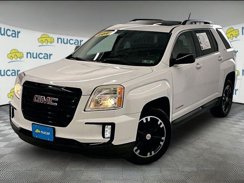 Used 2017 GMC Terrain SLT w/ Driver Alert Package I AWD/4WD image 3