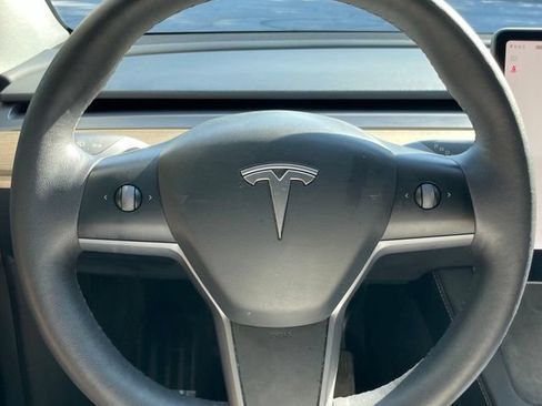 Used 2022 Tesla Model Y Long Range AWD/4WD image 20