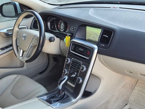 Used 2015 Volvo V60 T5 Premier FWD image 23