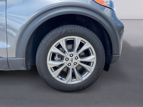 Used 2023 Ford Explorer Limited w/ Equipment Group 301A image 9